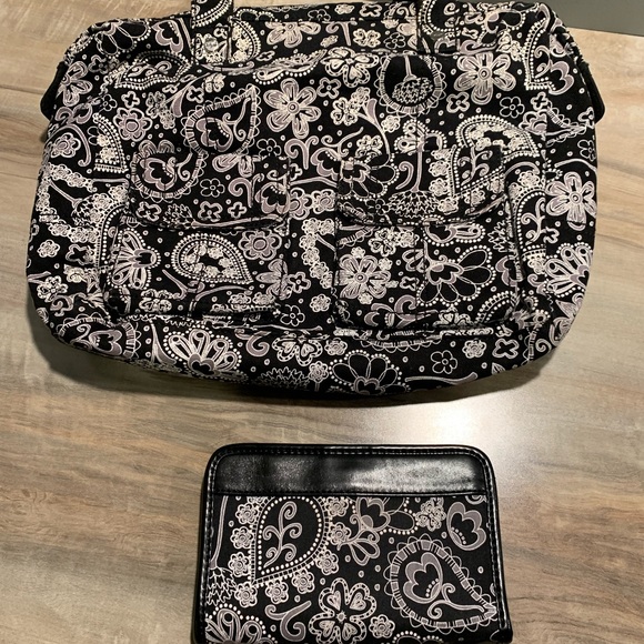 Classic Cargo Purse and Wallet - Thirty-One - Picture 1 of 5
